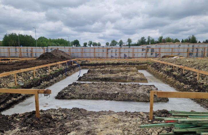 Fundamenty gotowe – kolejny etap budowy domów zakończony